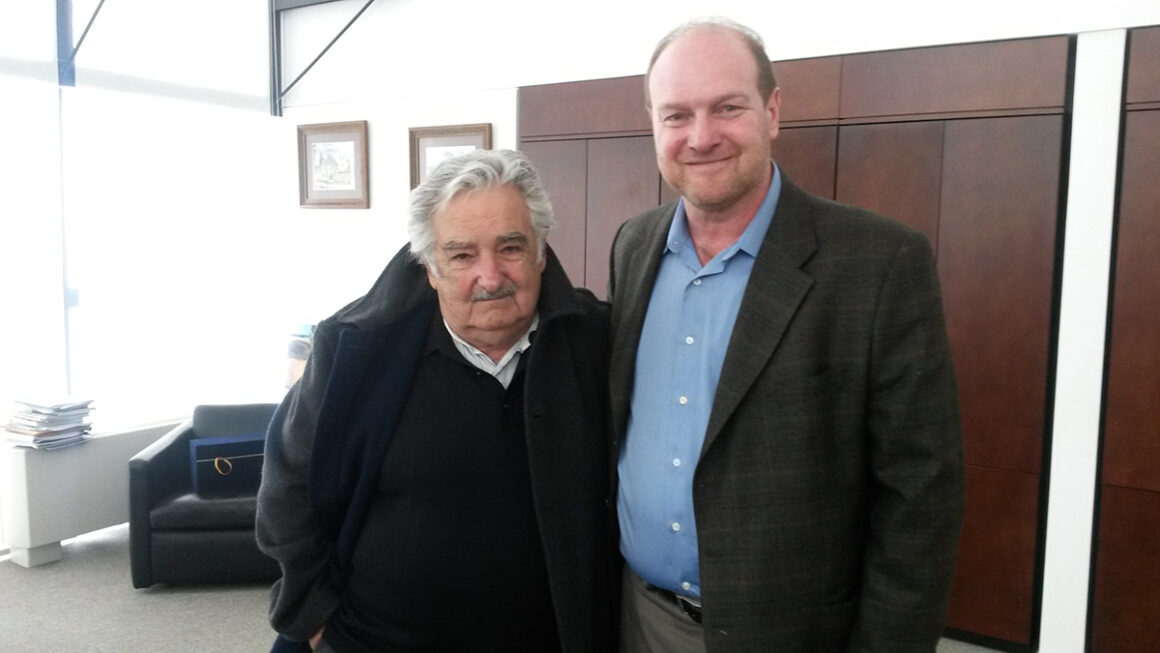 Con el Presidente Pepe Mujica conversando sobre democracia, estado, agricultura